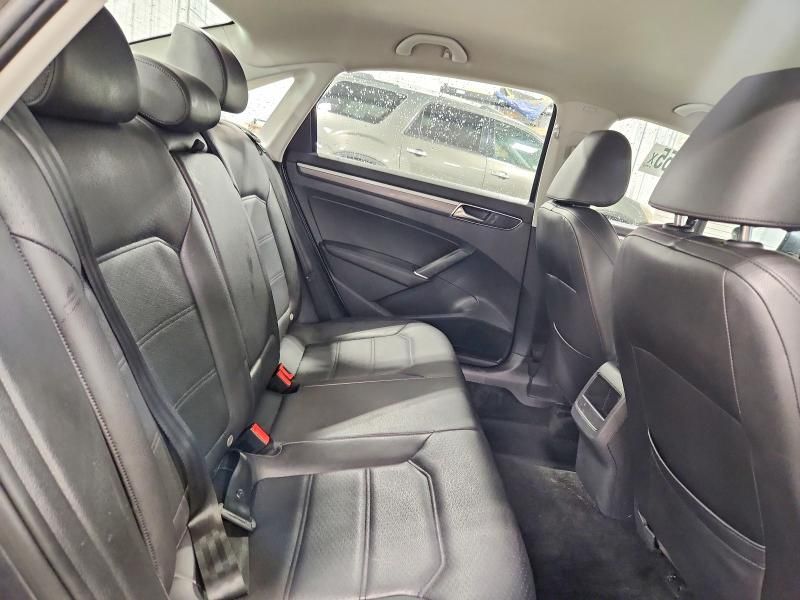 2017 Volkswagen Passat R-line