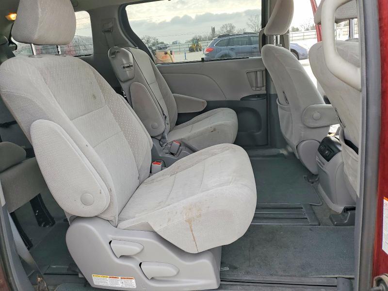 2018 Toyota Sienna le