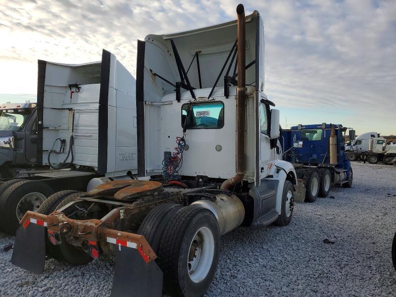 2015 Peterbilt 579 Semi Truck