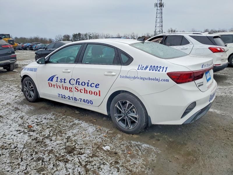 2023 KIA Forte lx