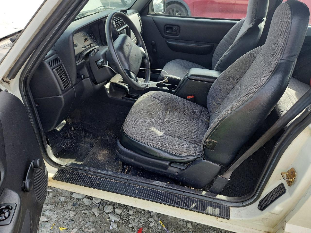 1999 Jeep Cherokee se