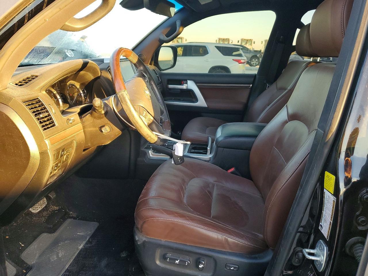 2016 Toyota Land Cruiser