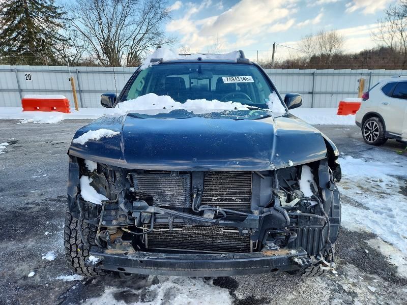 2016 Nissan Frontier s
