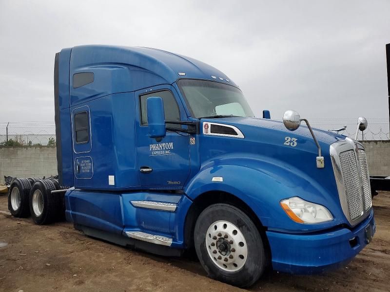 2017 Kenworth Construction T680