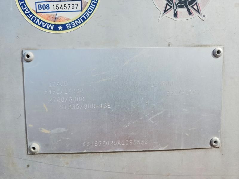 2010 Cm Trailer 2010 CM Horse Trailer