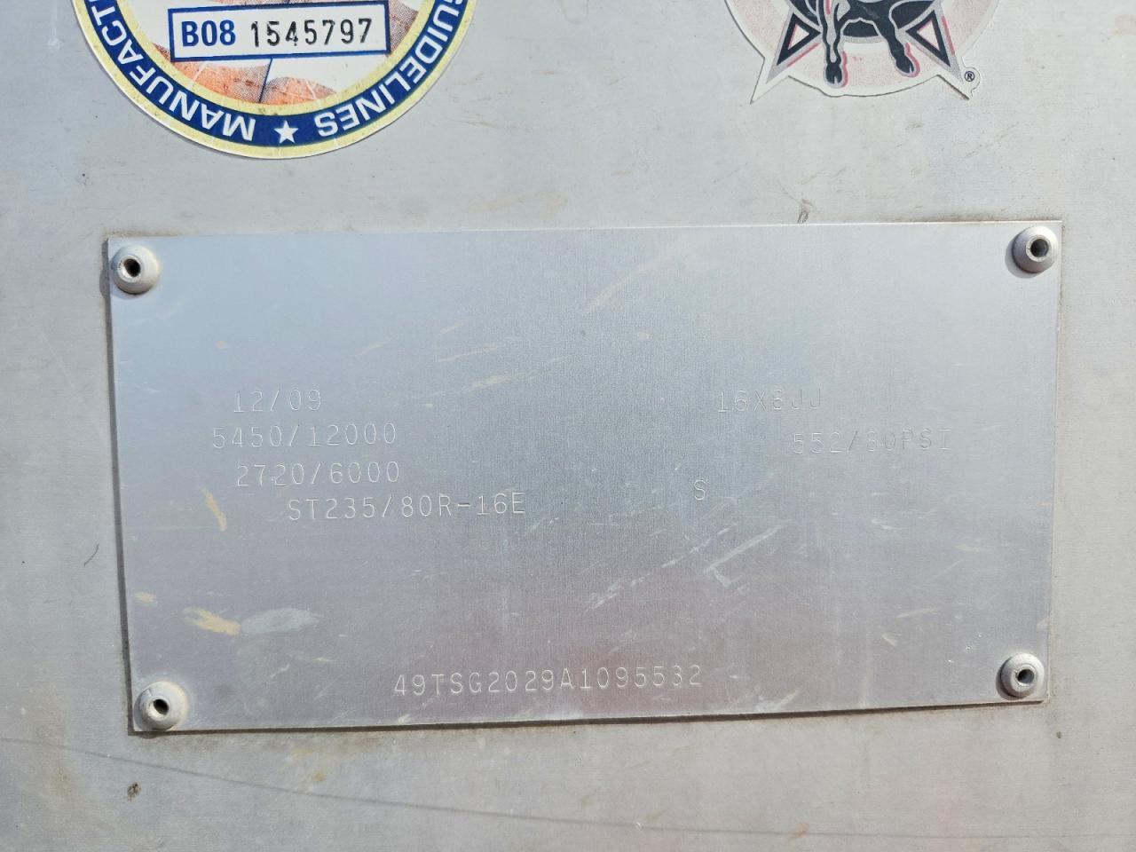 2010 Cm Trailer 2010 CM Horse Trailer