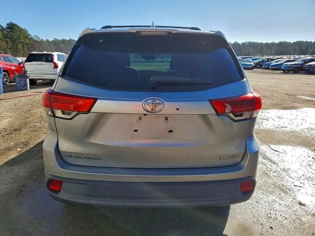 2017 Toyota Highlander se