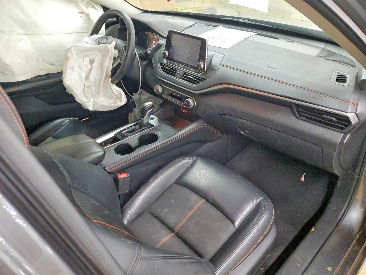 2021 Nissan Altima sr