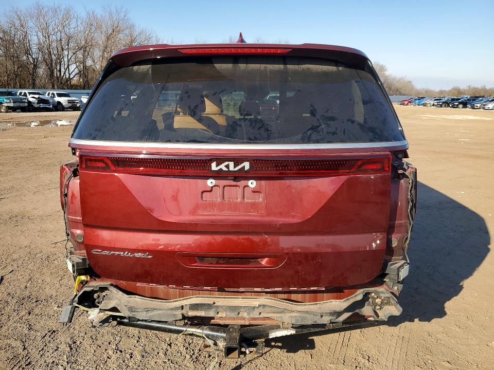 2022 KIA Carnival lx