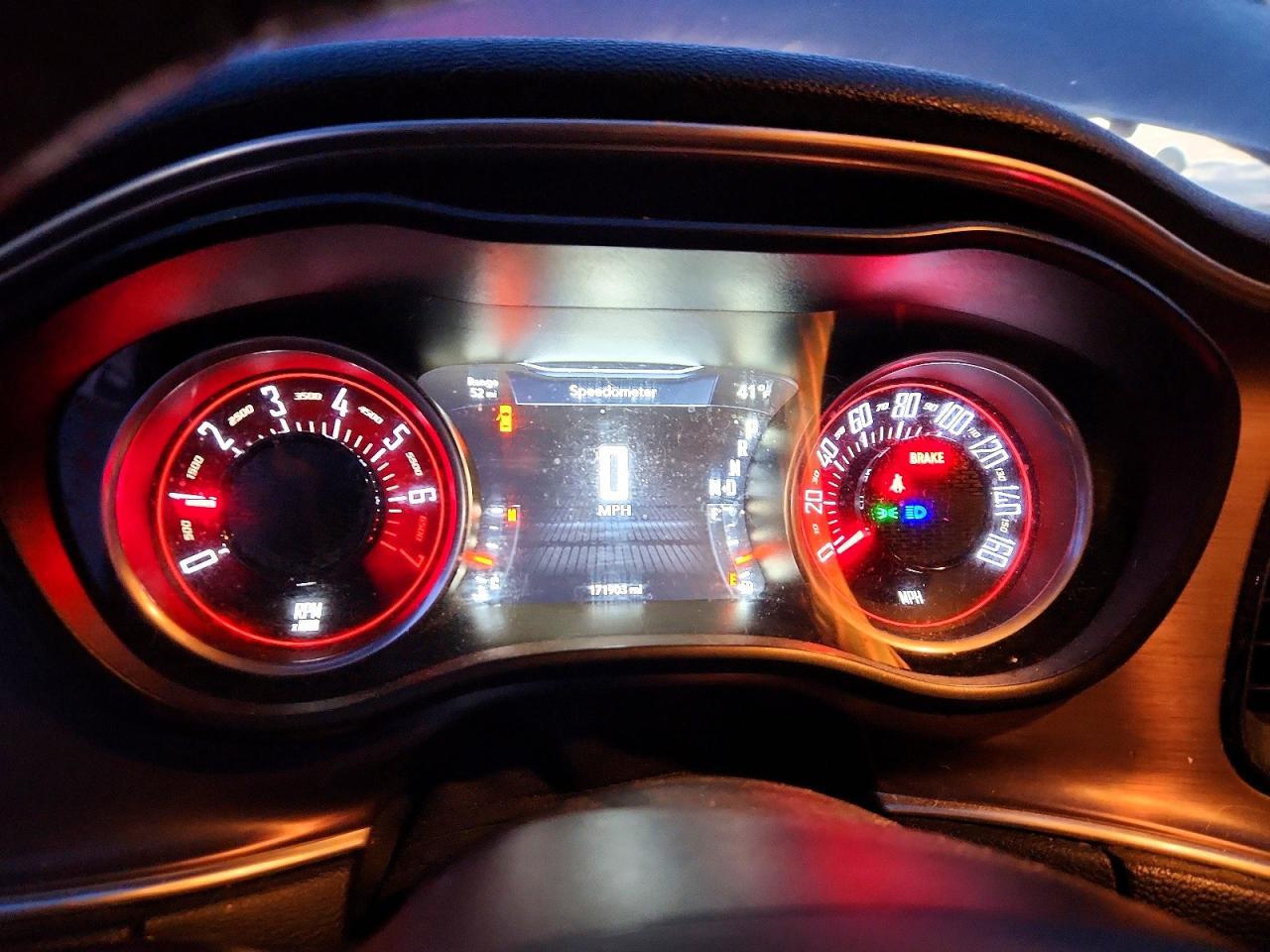 2016 Dodge Challenger sxt