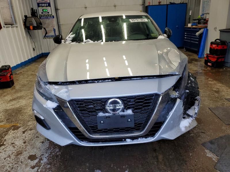 2022 Nissan Altima sr