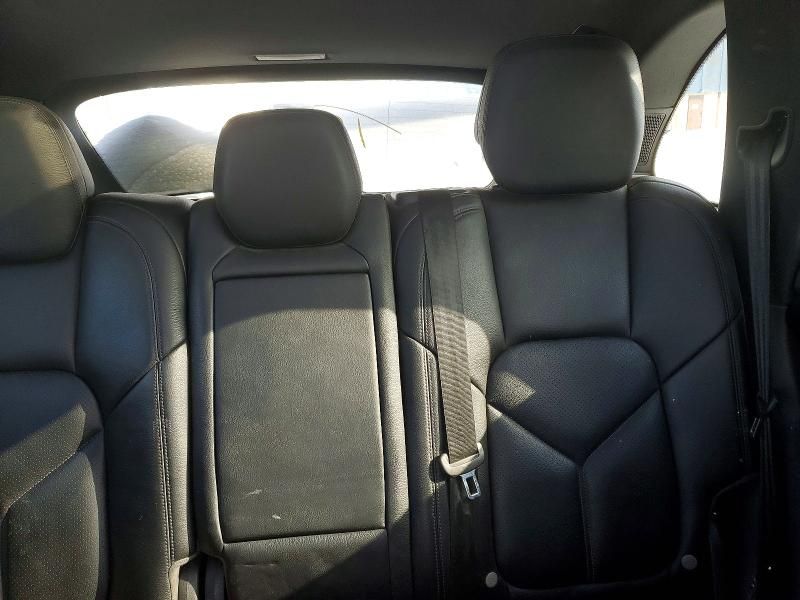 2017 Porsche Cayenne Hybrid Platinum