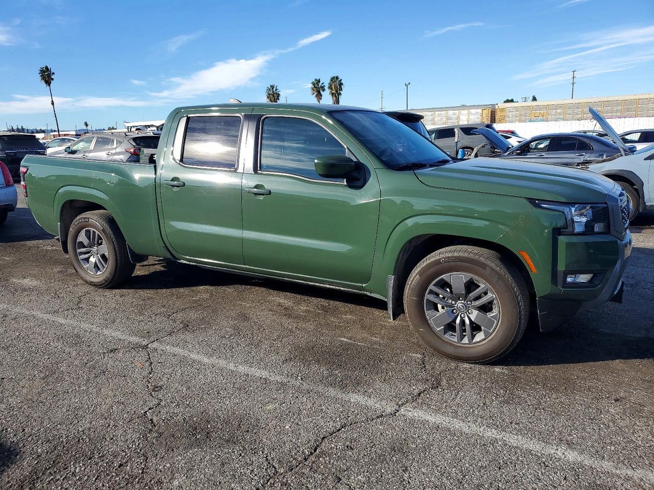 2025 Nissan Frontier sv