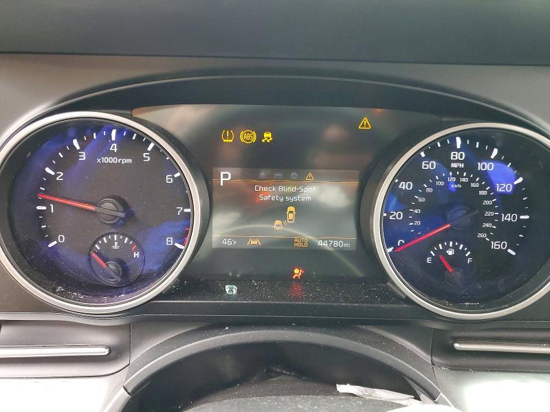 2022 KIA Carnival lx
