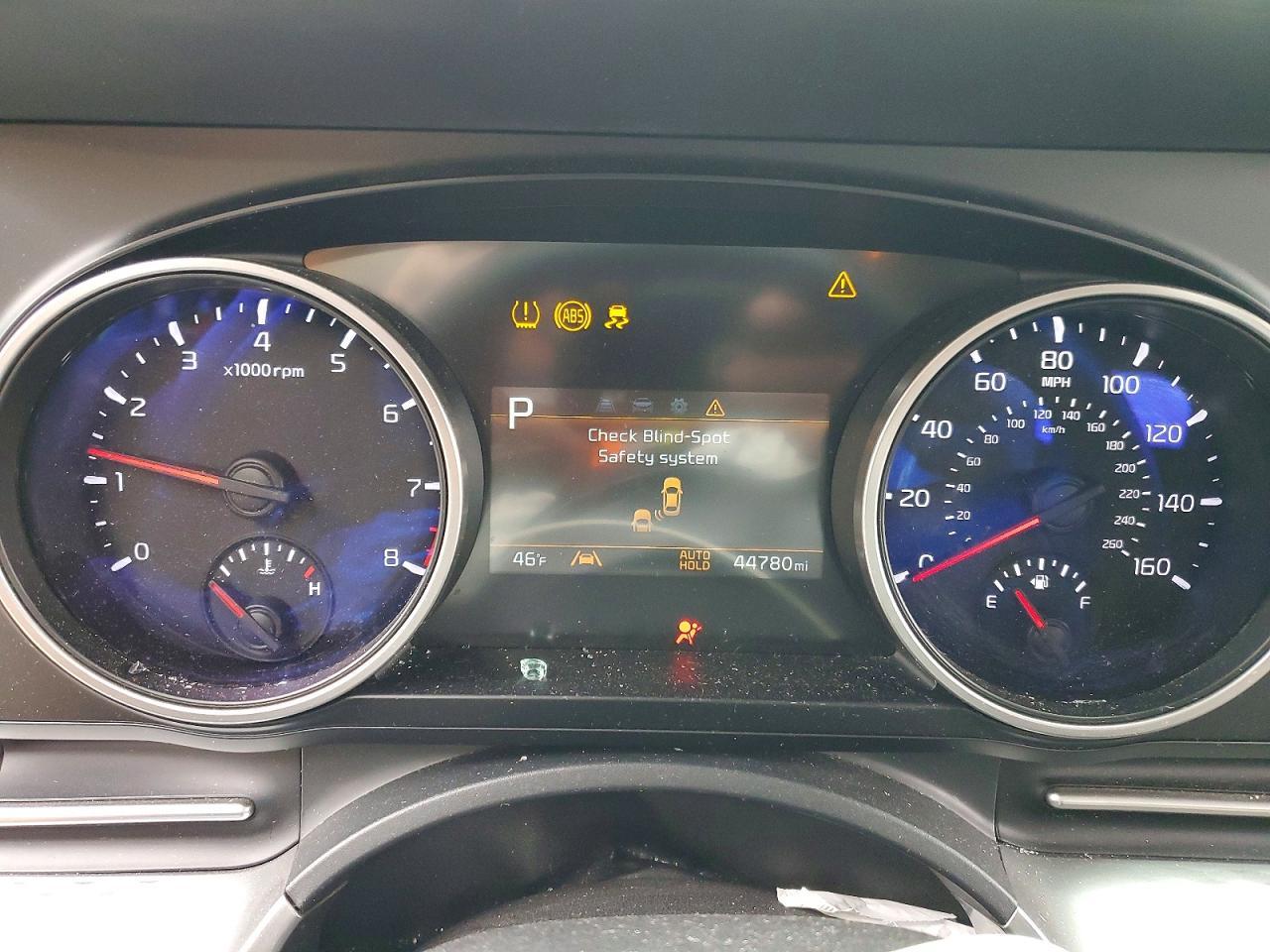 2022 KIA Carnival lx