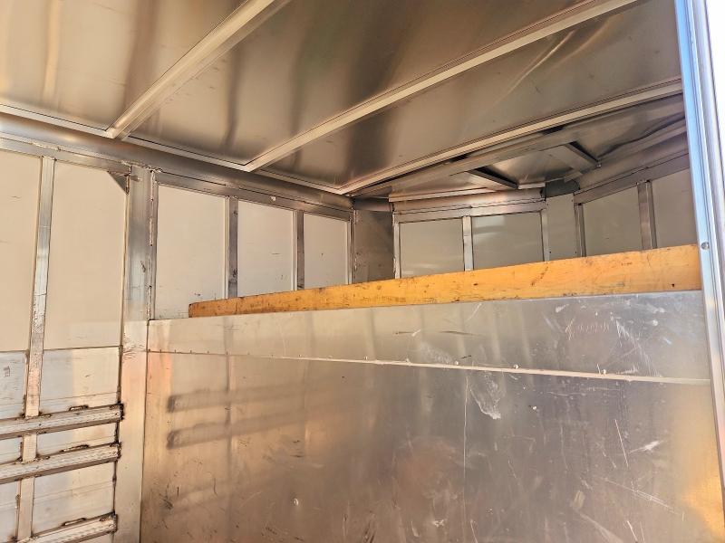 2023 Sundowner 2023 Saqn Unknown-Horse Trailer