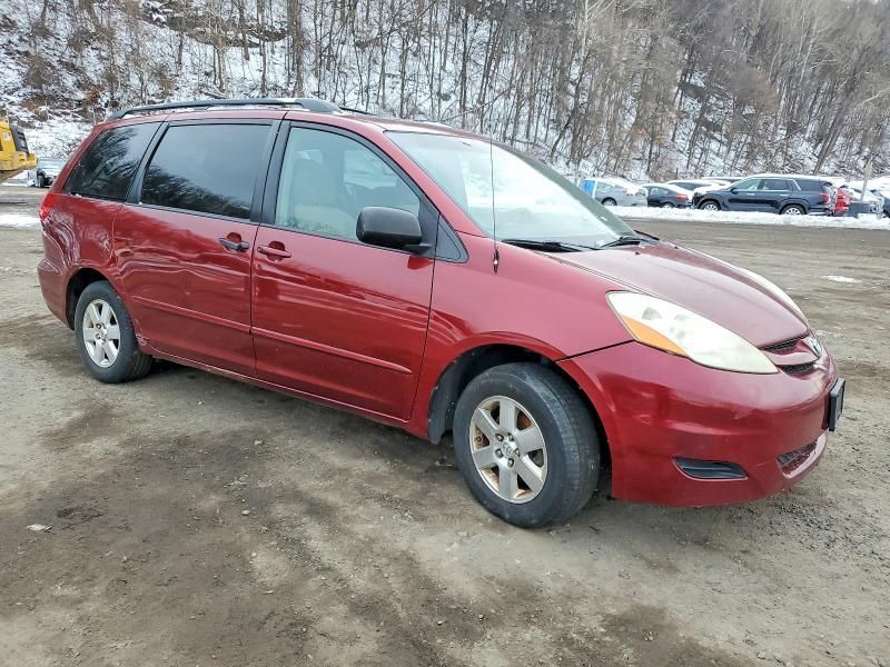 2010 Toyota Sienna ce