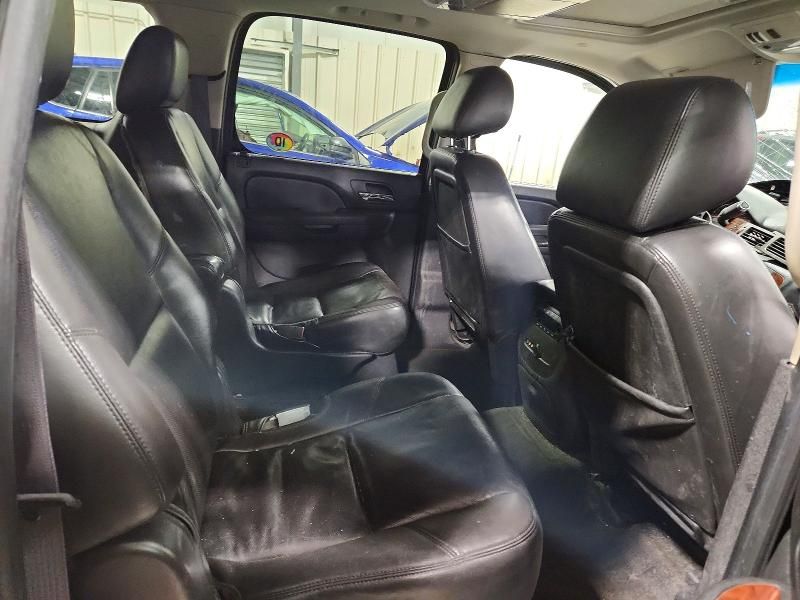 2011 Chevrolet Suburban K1500 ltz