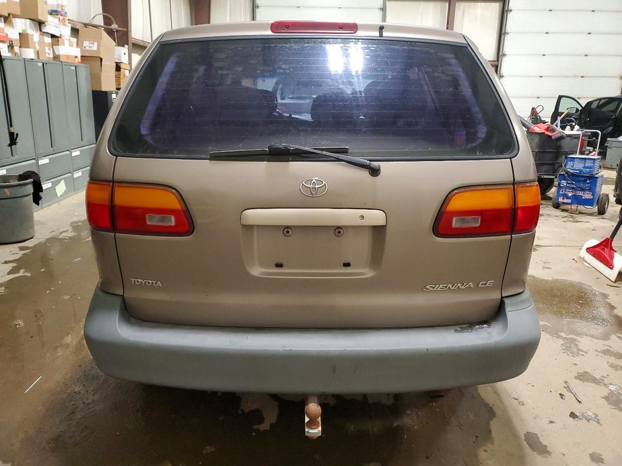 1998 Toyota Sienna ce