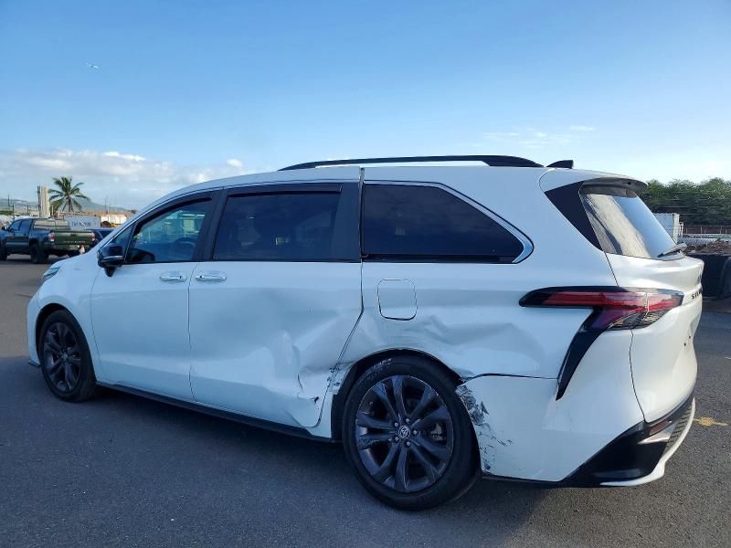 2024 Toyota Sienna xse