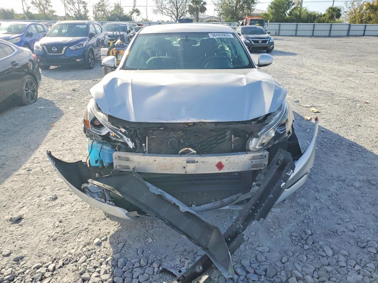 2020 Niss Altima 2.5 s