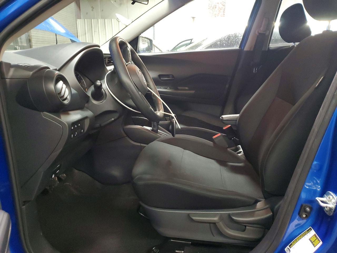 2023 Nissan Kicks s