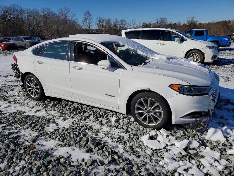 2017 Ford Fusion se Hybrid