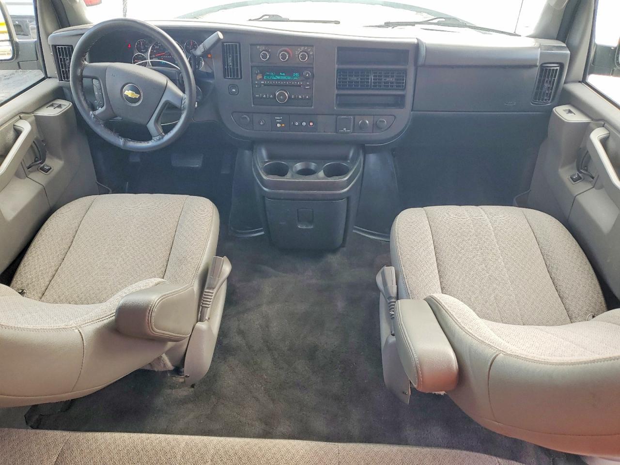 2017 Chevrolet Express G3500 LT