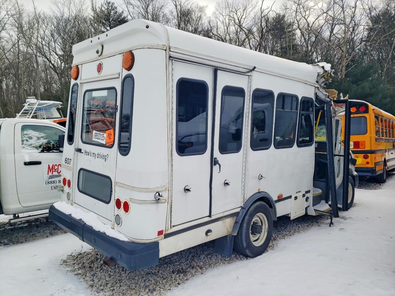 2017 Ford Econoline E350 Super Duty Cutaway van