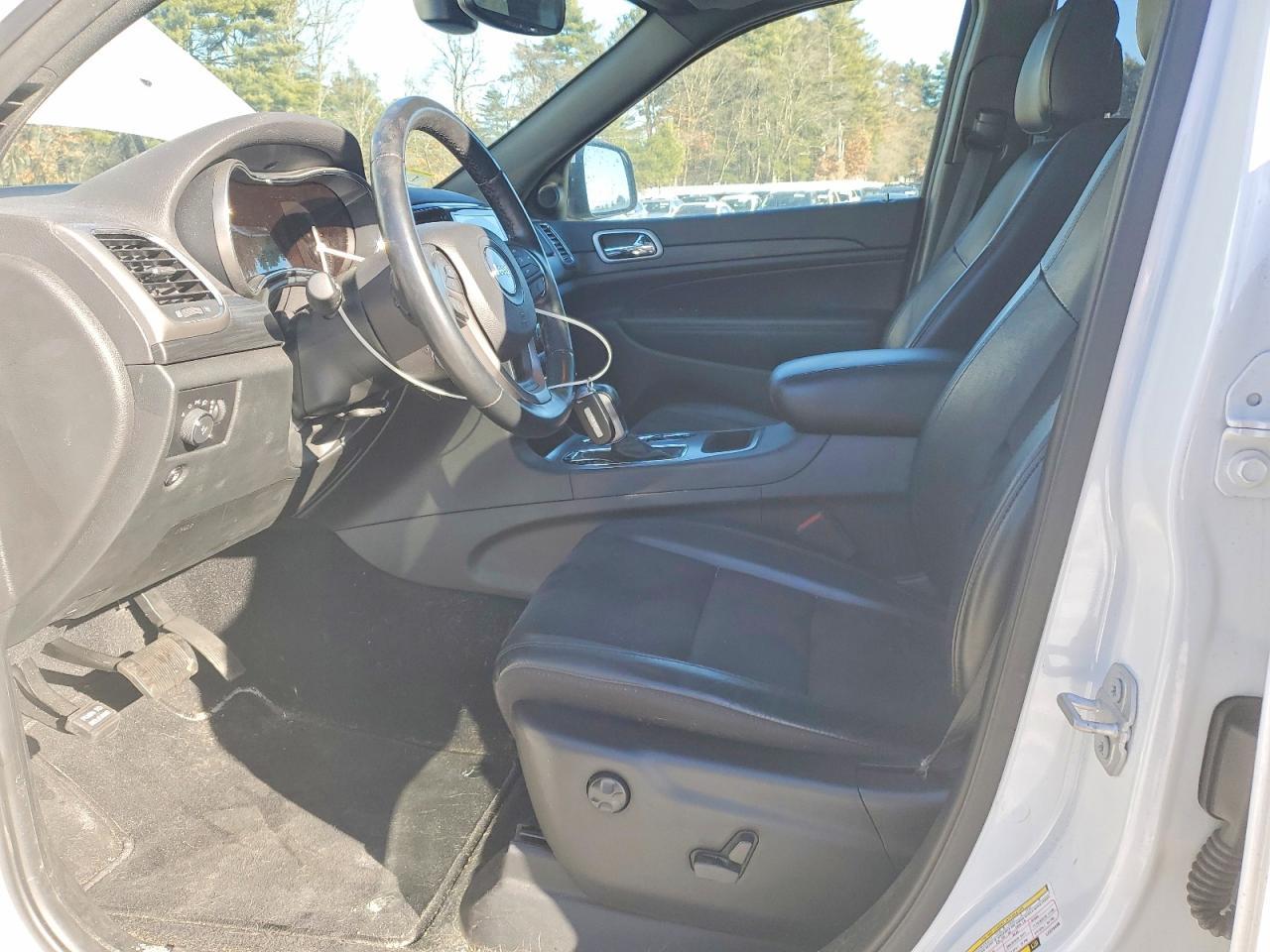 2020 Jeep Grand Cherokee Laredo