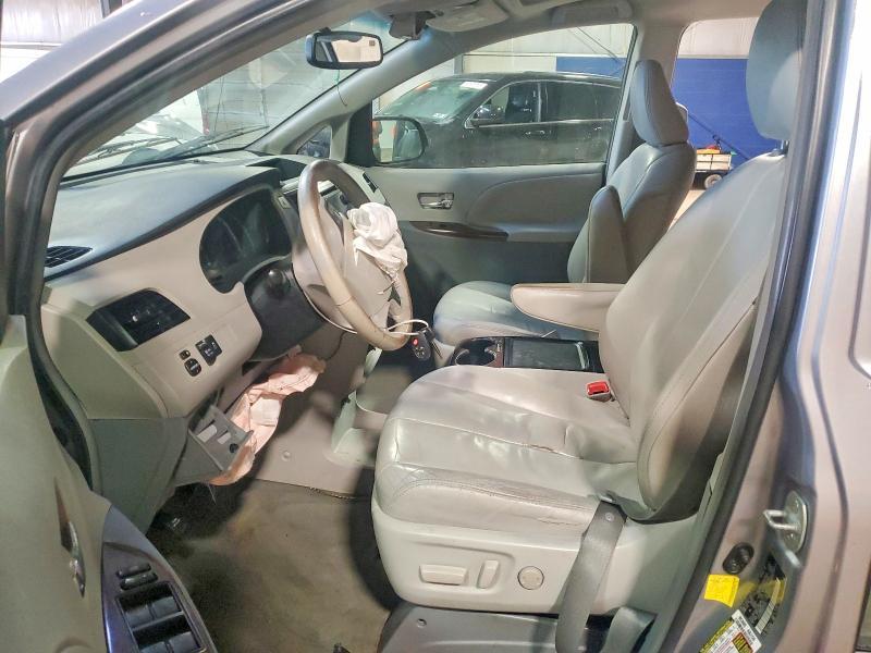 2012 Toyota Sienna xle