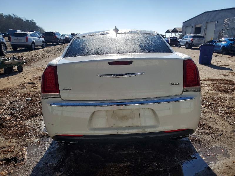 2018 Chrysler 300 Touring