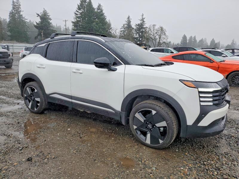 2025 Nissan Kicks sr