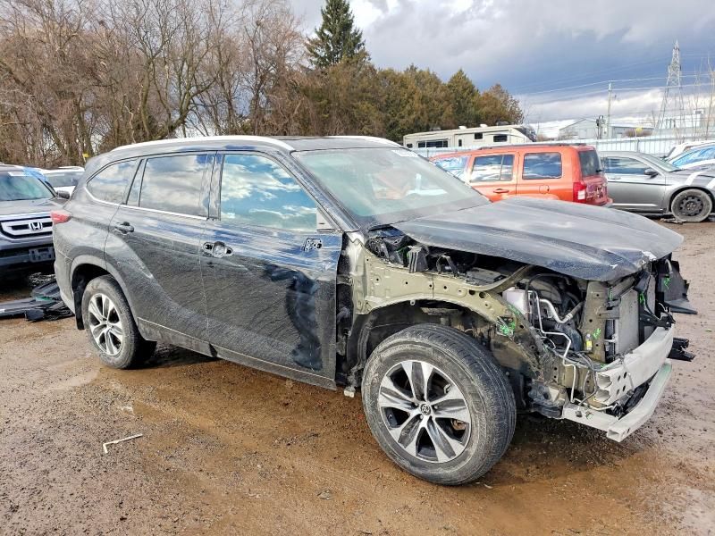 2022 Toyota Highlander xle