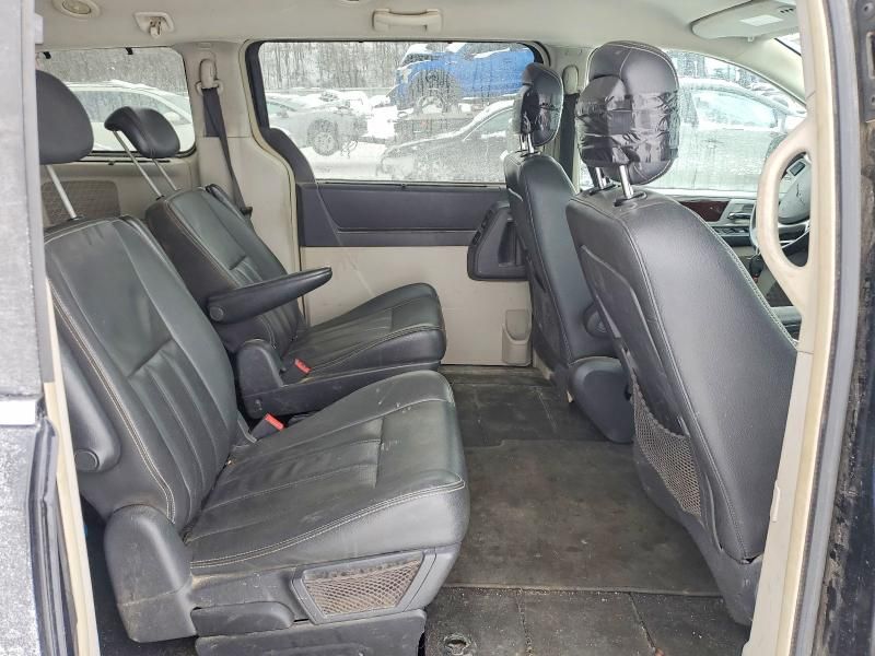 2010 Chrysler Town & Country Touring Plus