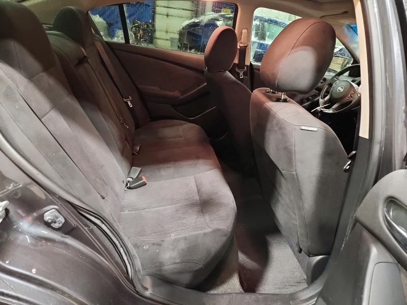 2012 Niss Altima Base