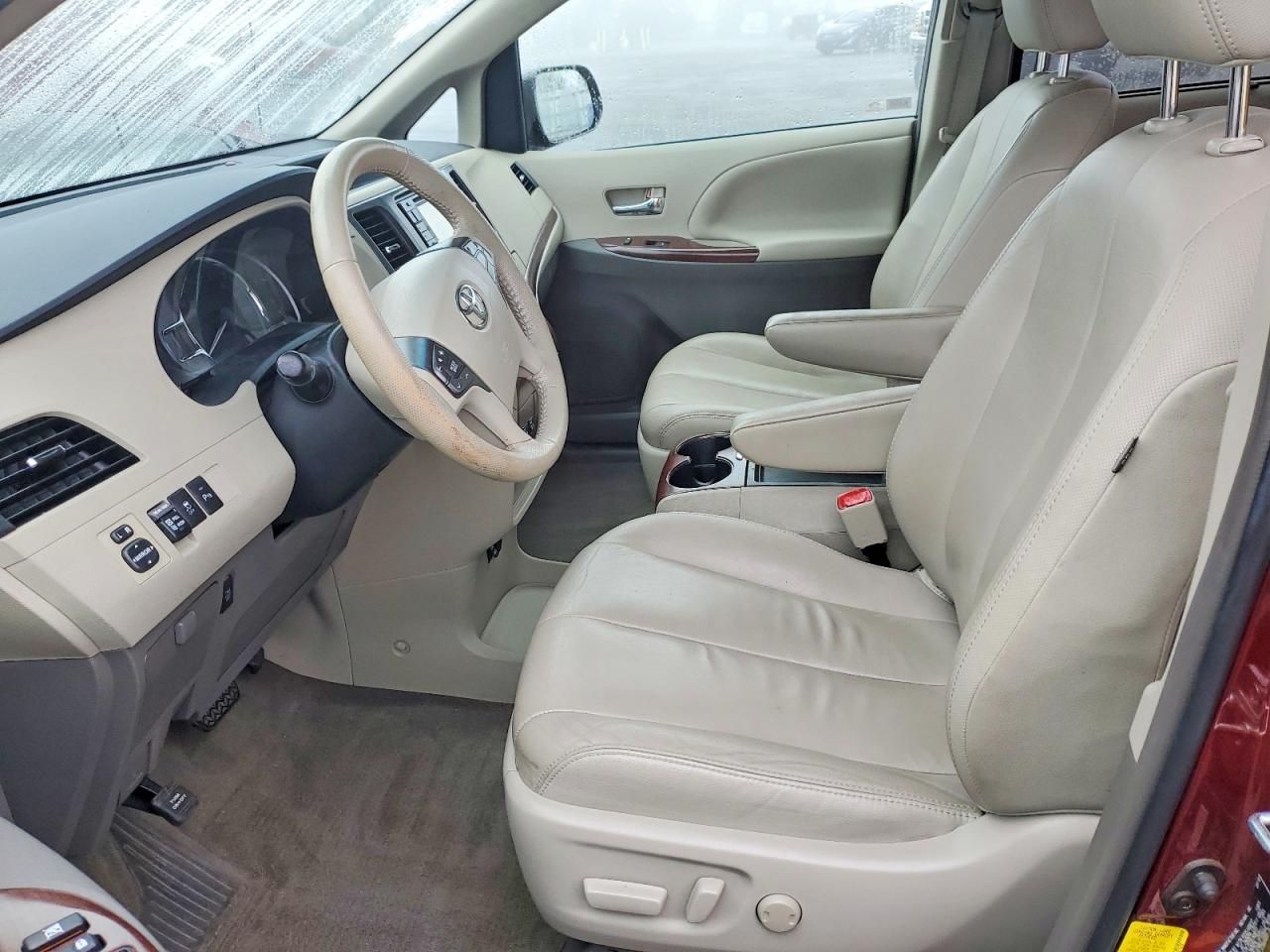 2012 Toyota Sienna xle