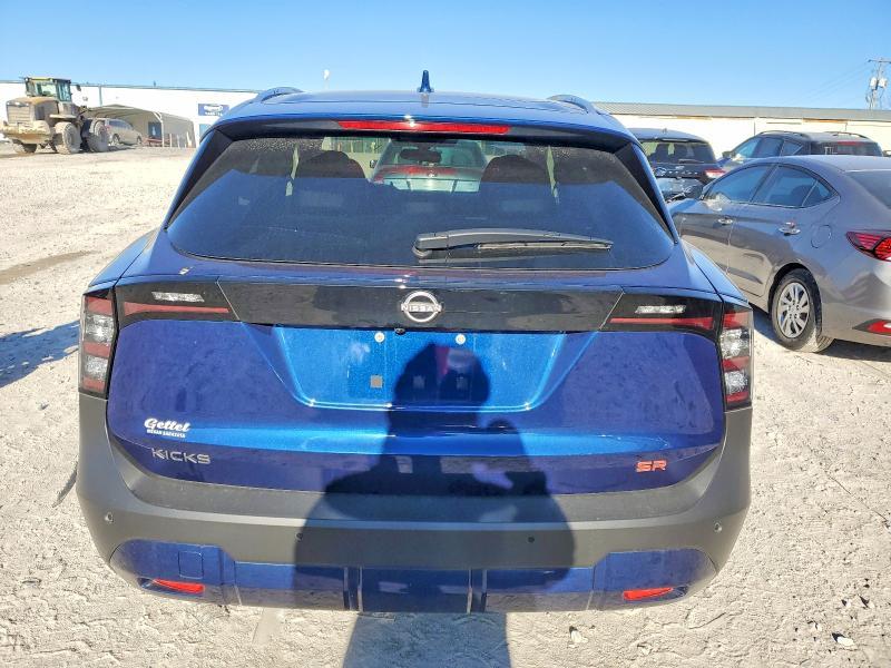 2025 Nissan Kicks sr