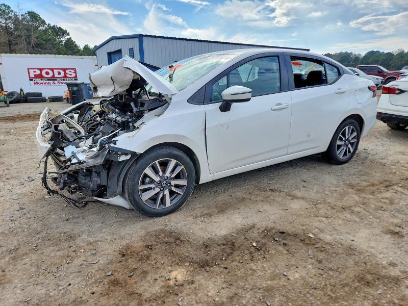 2020 Nissan Versa sv