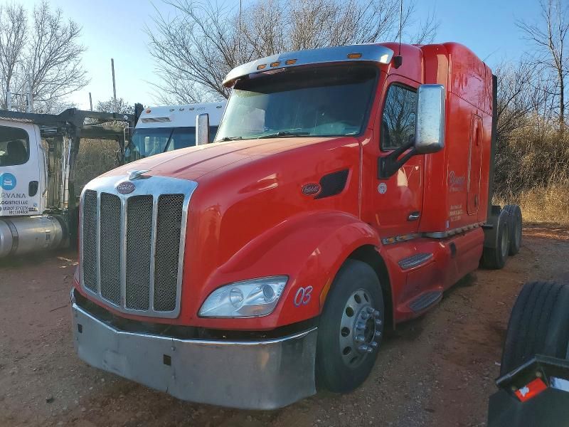 2019 Peterbilt 579 Semi Truck