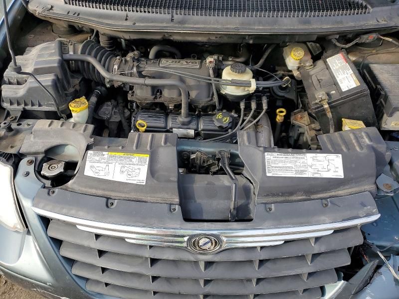 2005 Chrysler Town & Country Touring