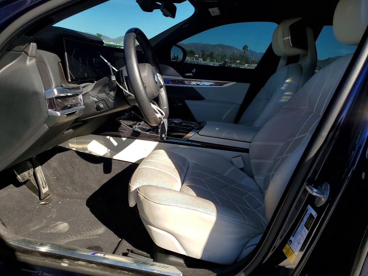 2024 BMW 740 i