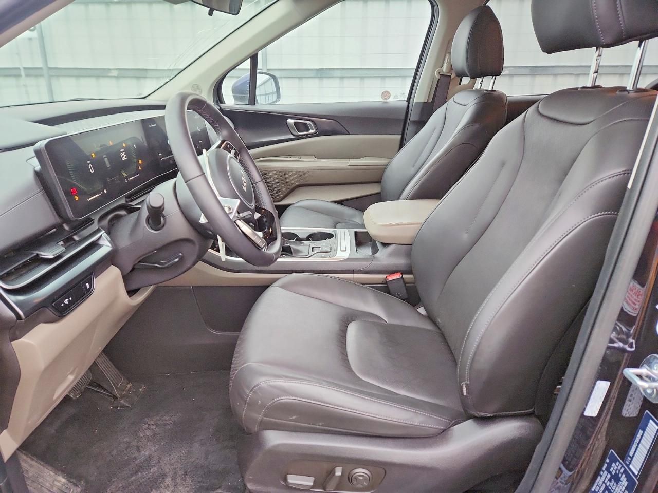 2025 KIA Carnival lx