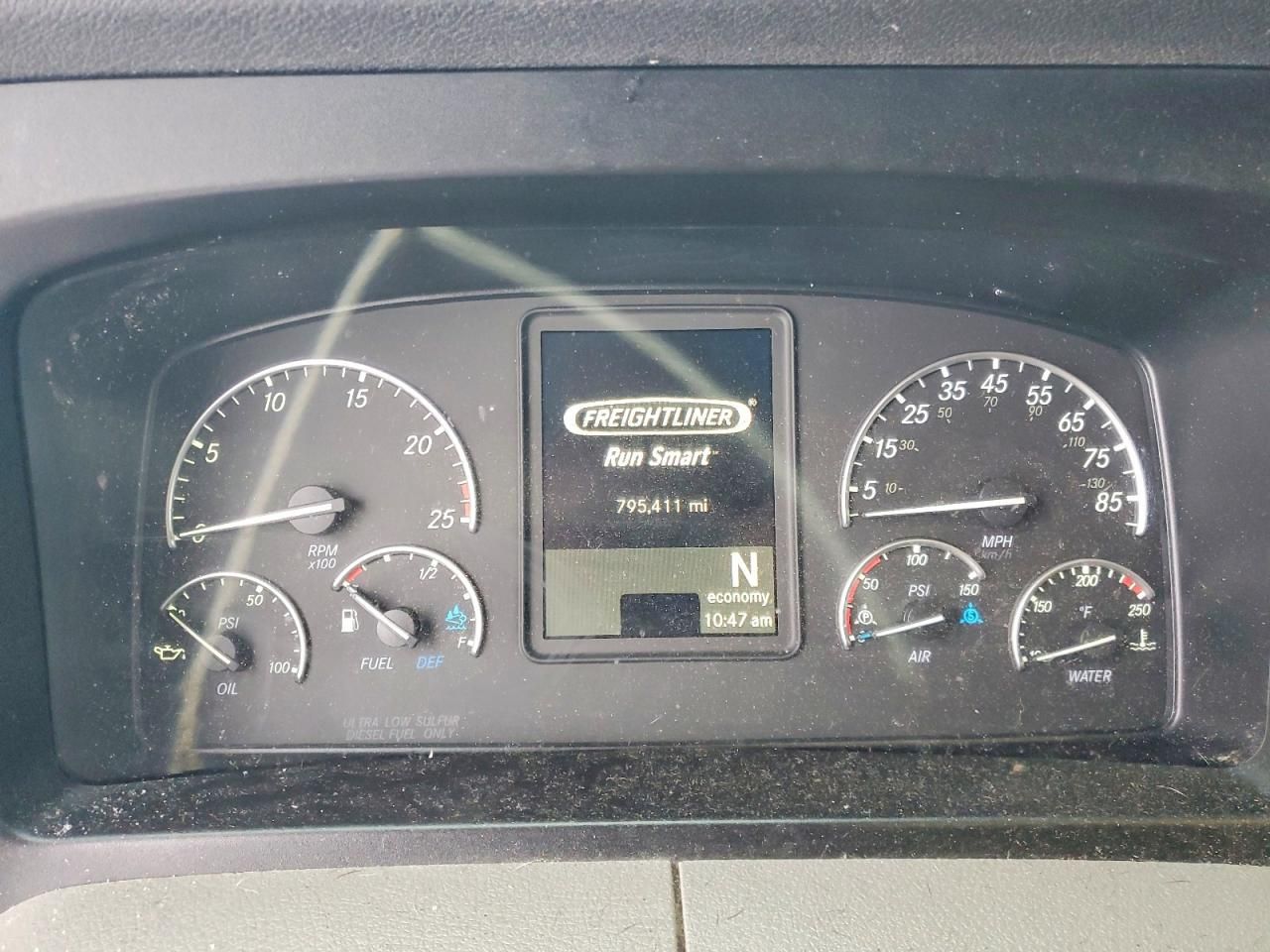 2020 Freightliner Cascadia 126 Semi Truck