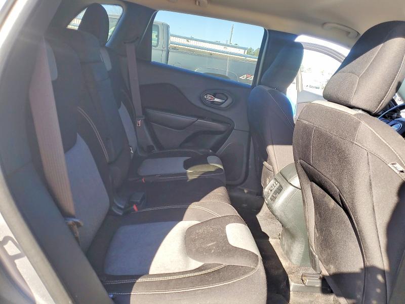 2015 Jeep Cherokee Sport