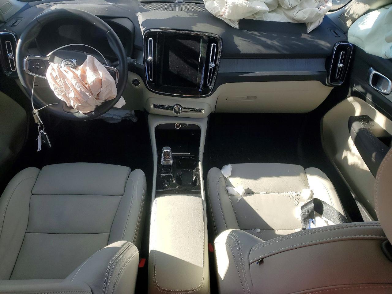 2025 Volvo Xc40 Plus