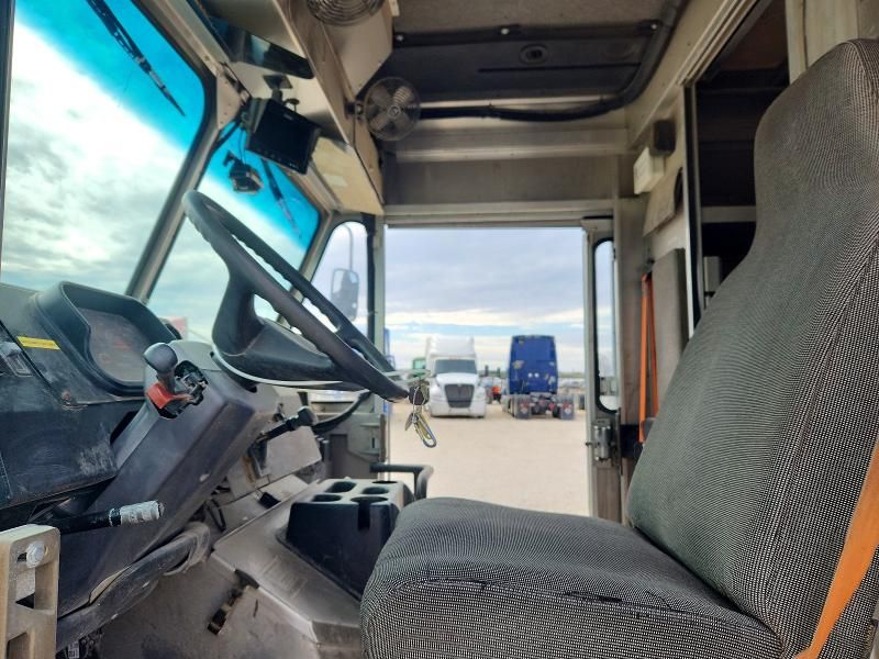 2020 Freightliner MT 45G Delivery Truck