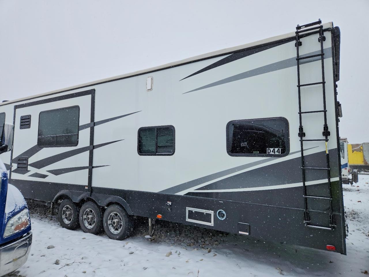 2021 Keystone Fuzion-TOY Hauler RV