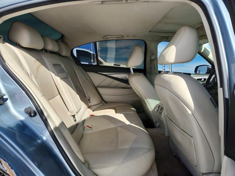 2015 Infiniti Q50 Base