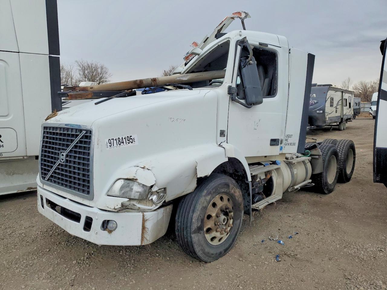 2011 Volvo VNM Semi Truck